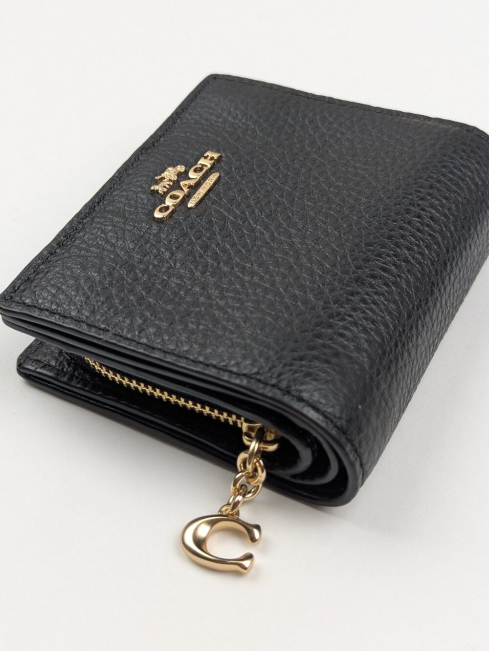 COACH Snap Wallet In BLACK Pebbled Leather | GOLD Accents & Zipper, C2862